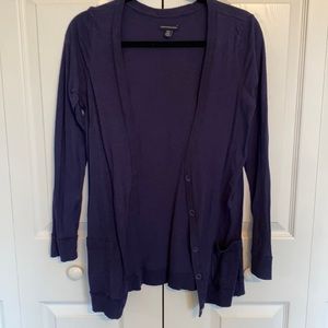Navy blue cardigan with buttons and front pockets, M, American Eagle